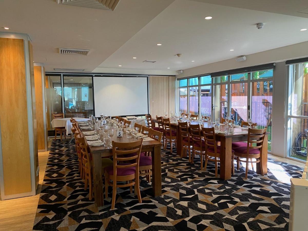 The Colmslie Hotel Brisbane Exterior photo